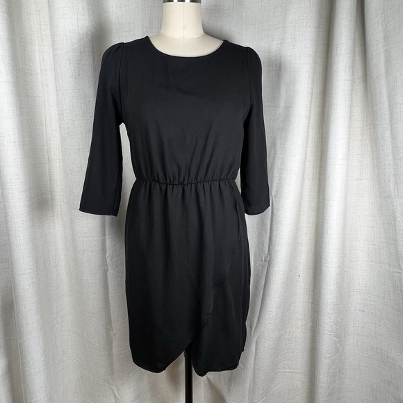 Everly Dresses & Skirts - Everly Black Dress 3/4 Sleeves Elastic Blouson Waist Medium Classic Minimalist